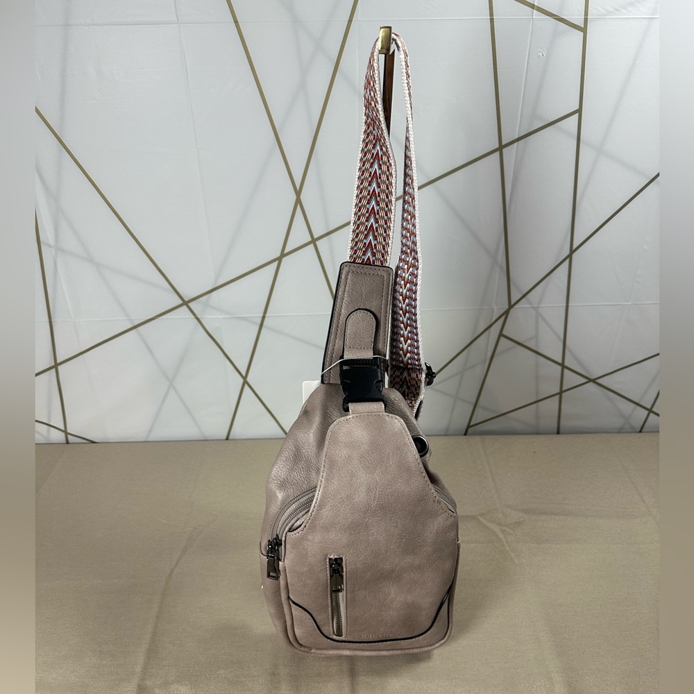 NWT MROEDE Crossbody/ Slingpack